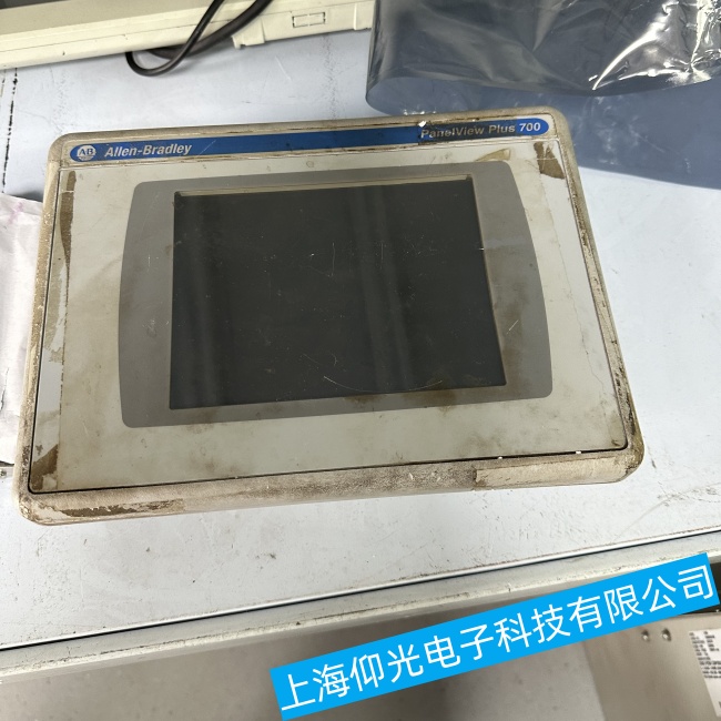 天津AB羅克韋爾觸摸屏2711P-K4M5A通電幾分鐘后屏幕變成藍屏故障專業維修