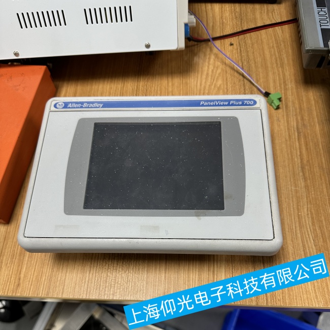 廣州AB觸摸屏2711P-B6C1A在通電幾分鐘后屏幕變成藍屏故障維修中心