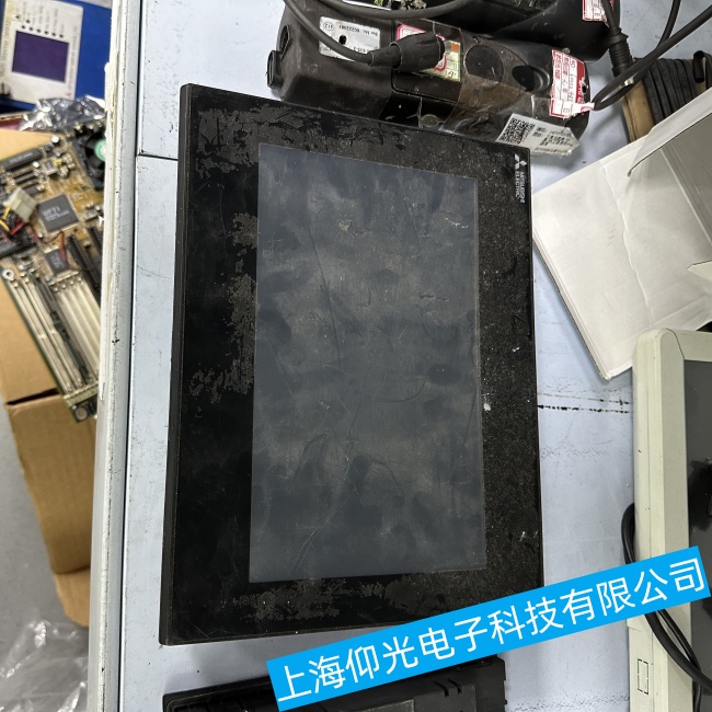 無錫三菱觸摸屏A985GOT-TBD-V卡在開機界面無法繼續啟動故障快速維修